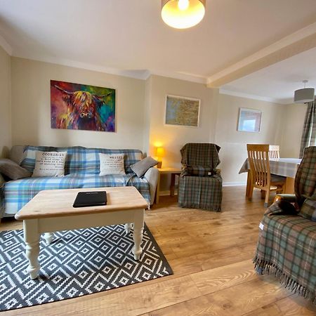 Traditional 3 Bed Town House Inverlochy エクステリア 写真