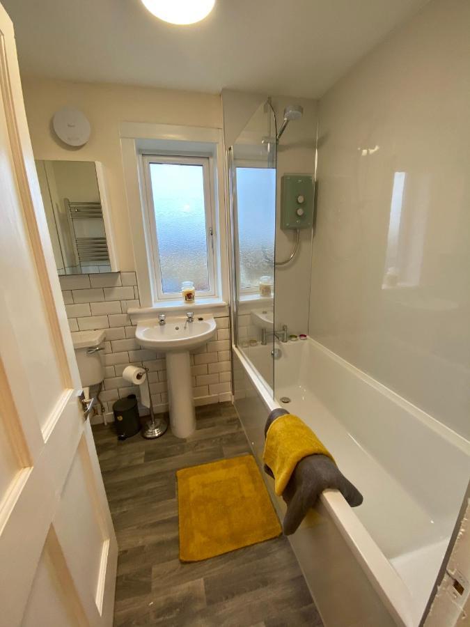 Traditional 3 Bed Town House Inverlochy エクステリア 写真