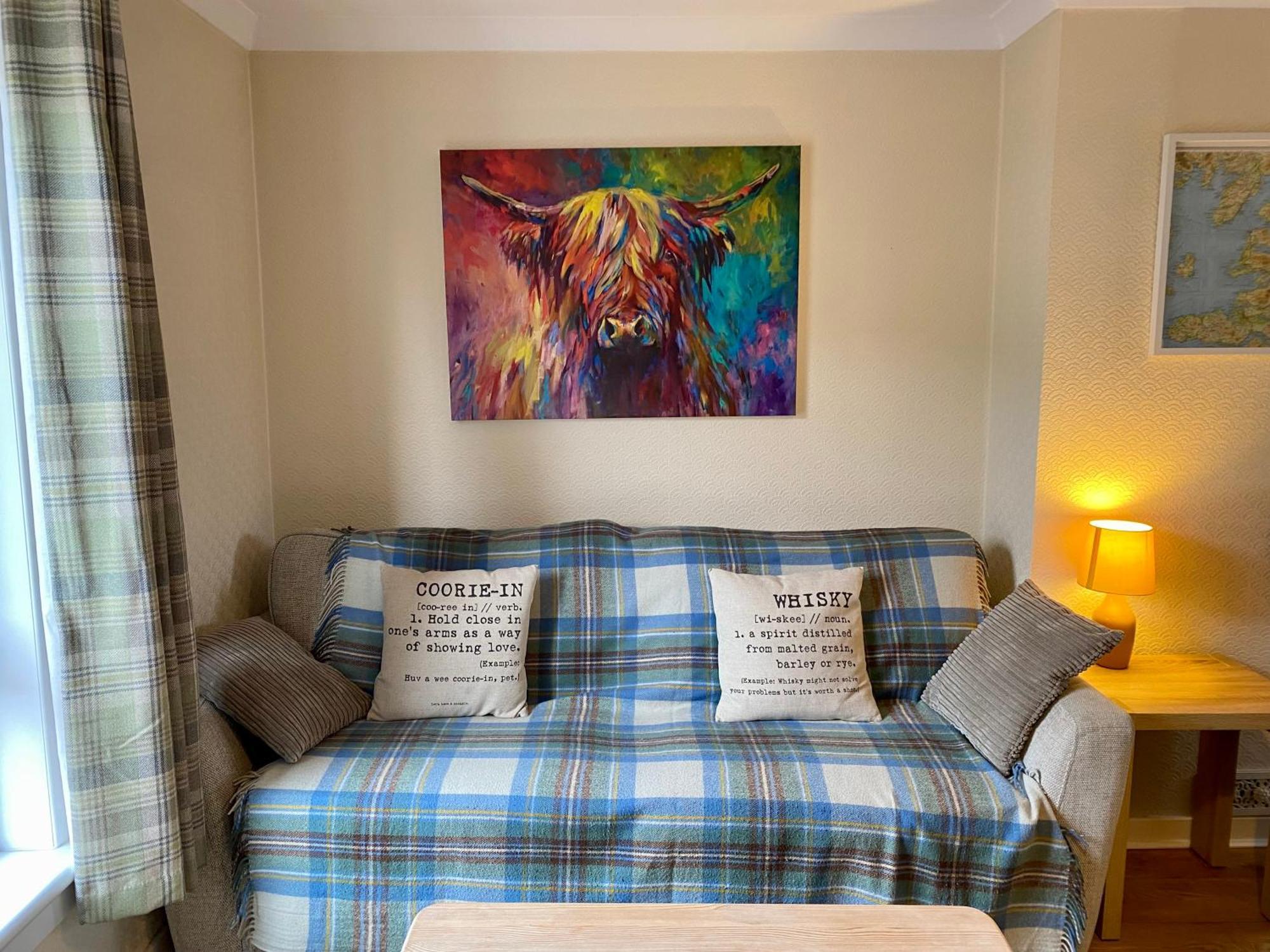 Traditional 3 Bed Town House Inverlochy エクステリア 写真